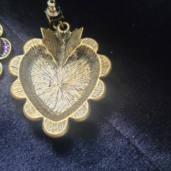 Vintage(early 2000s) Betsy Johnson Sacred Heart Dangle Earrings - Picture 4 of 5
